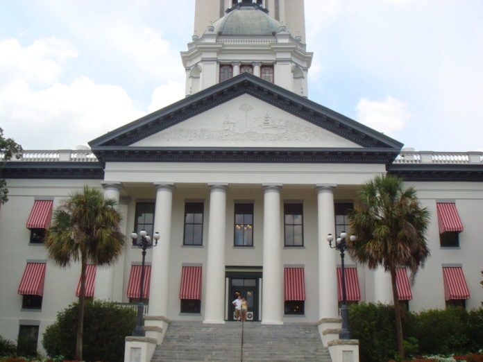 Old_Florida_State_Capitol._Tallahassee,_FL_-_panoramio A large white building - Florida State Capitol
