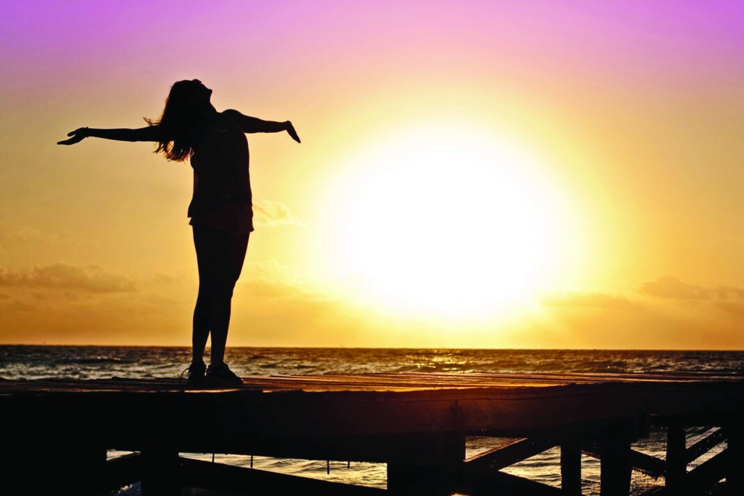 dawn-sunset-beach-woman fc
