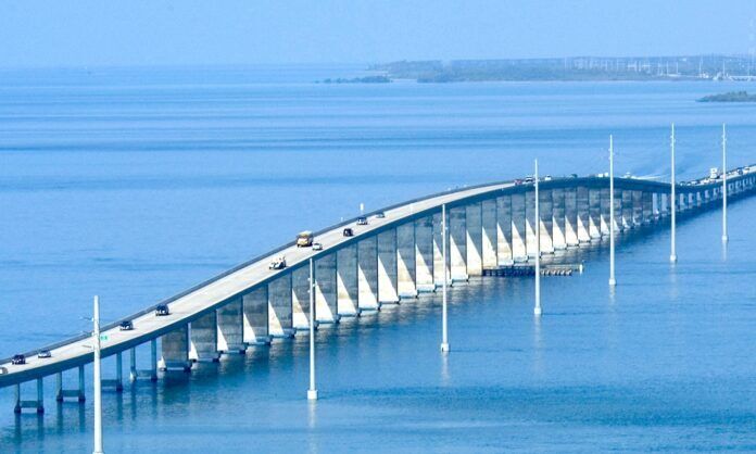 SEVEN MILE BRIDGE a long bridge over a large body of water
