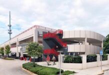 RESIDENTS RESIST PROPOSED DOWNTOWN PARKING GARAGE