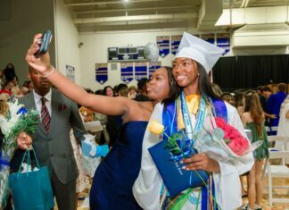 IN PICTURES: MARATHON BIDS FAREWELL TO THE CLASS OF 2026