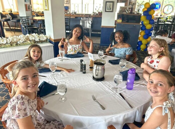 Marathon Yacht Club Honors Switlik Elementary Amazing Readers with Special Lunch 1