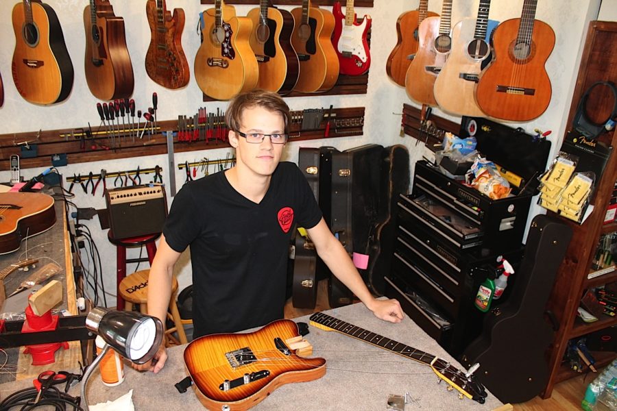 Grateful Guitar goto experts Shop sells instruments, helps musicians