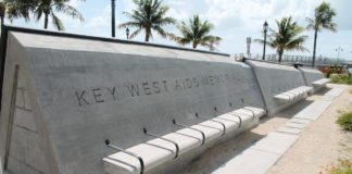 #News: AIDS patients Affordable housing and assisted living are continuing projects - A sign on the side of a building - 