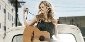 Deana Carter coming to Key West - Deana Carter holding a guitar - Deana Carter