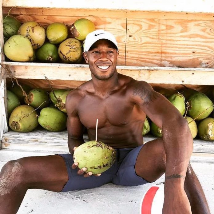30 minutes to a better you – Dante Harper opens Flex Key West - A man sitting at a fruit stand - D.W. Harper