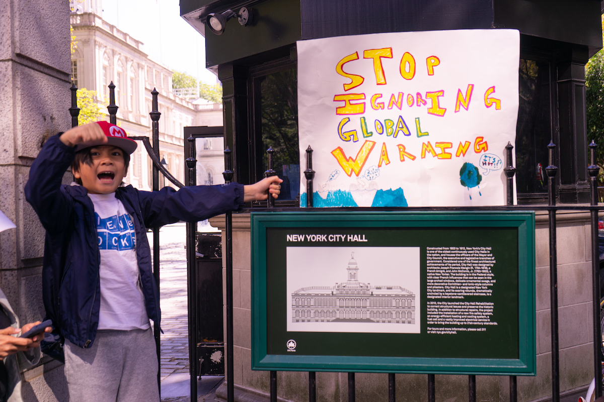  Kids from around the world are taking to the streets, sidewalks, and stairs in front of key government buildings to protest climate inaction by those in power. In New York City, they use metro stops and public spaces to get their message heard. TIFFANY DUONG/Keys Weekly 