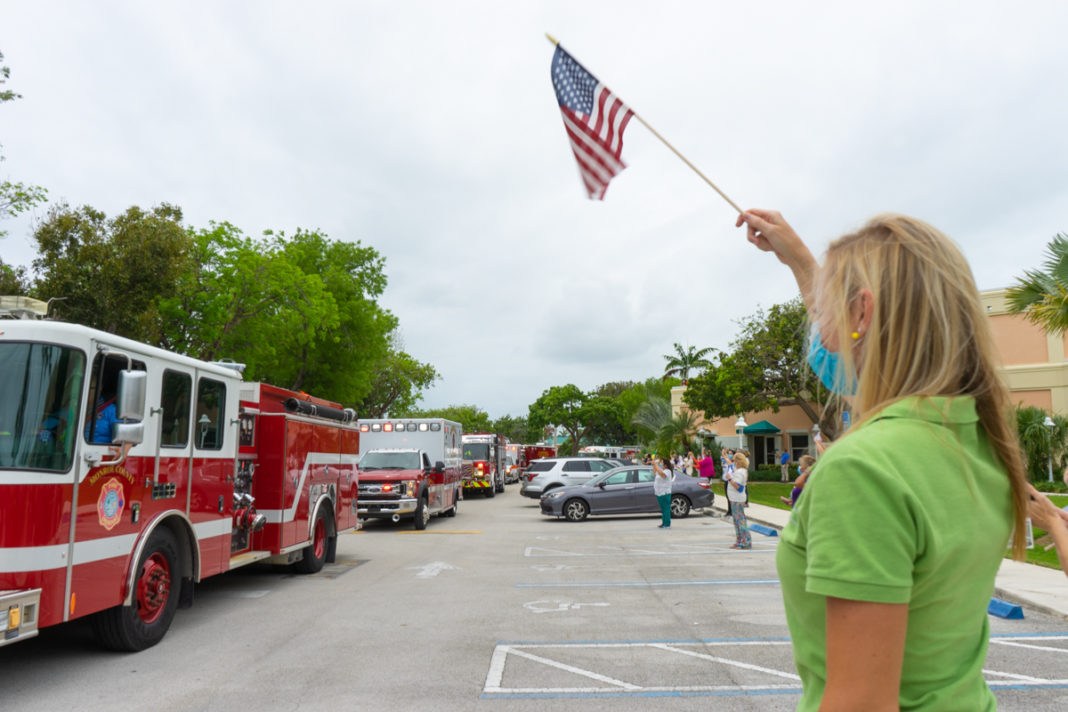 FRONTLINE HEROES First responders, Mariners staff exchange thank yous