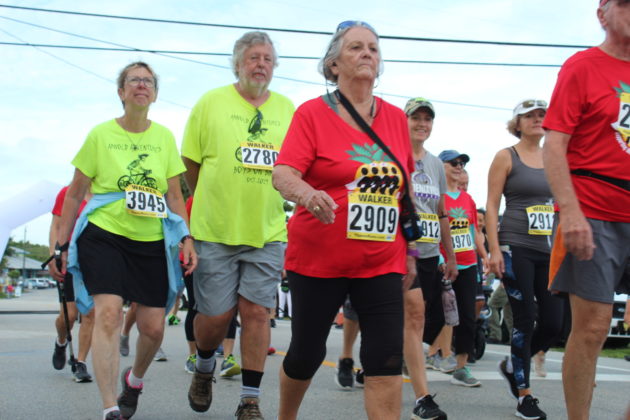 a group of people that are running in a race