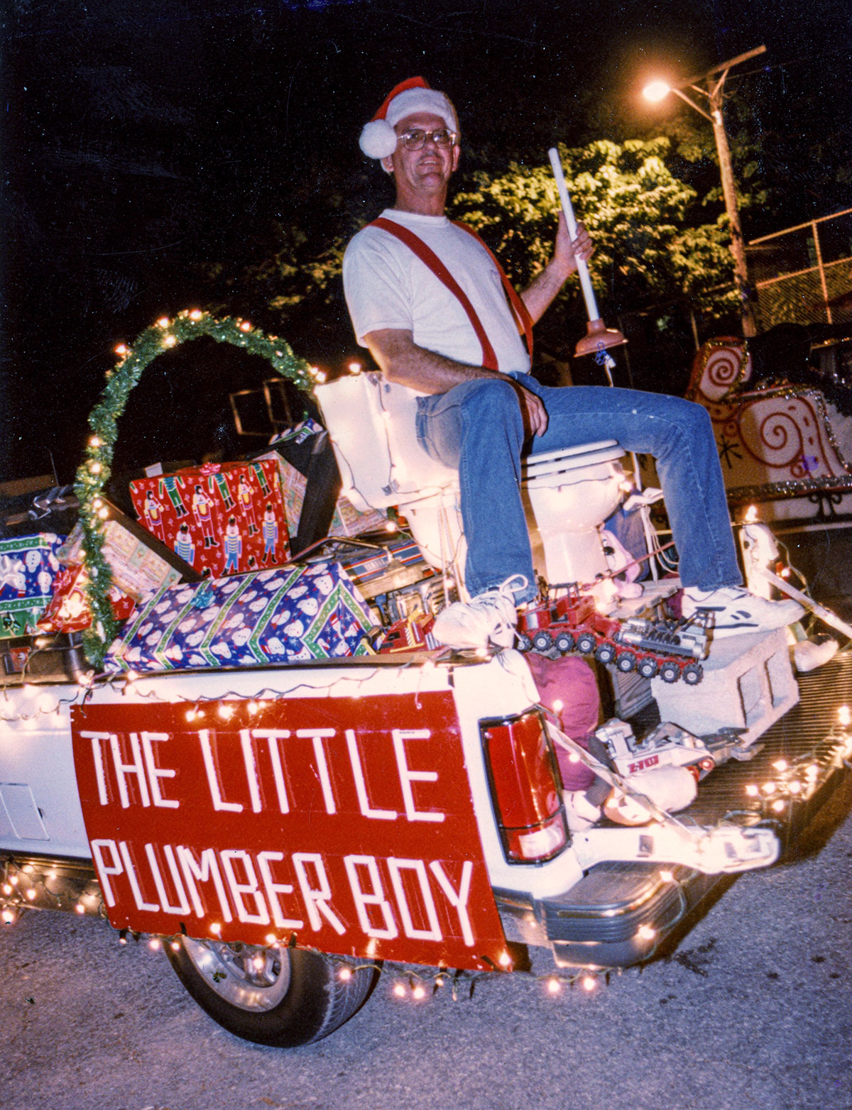 A HISTORY OF KEY WEST’S LIGHTED HOLIDAY PARADES ANNUAL HOLIDAY MAGAZINE