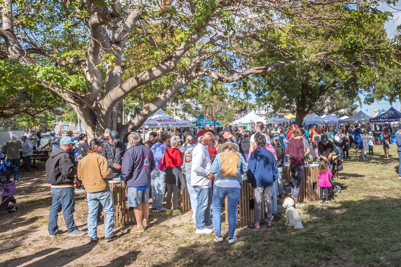 IN PICTURES SEAFOOD FESTIVAL PACKS BAYVIEW PARK