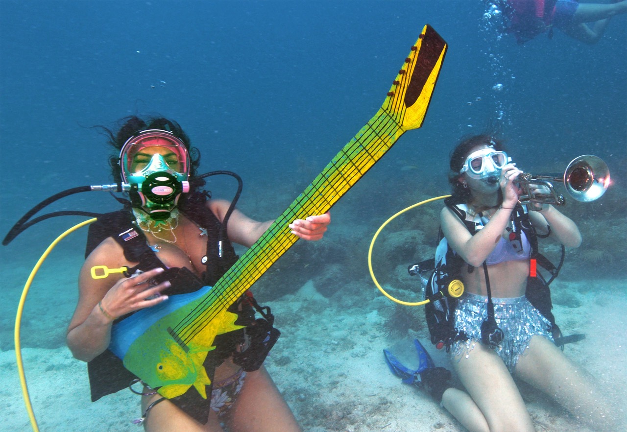 Island Life Florida - Underwater Music Festival