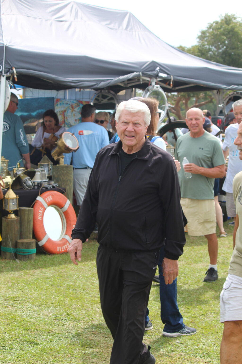 IN PICTURES THOUSANDS ATTEND ANNUAL GIGANTIC NAUTICAL MARKET IN ISLAMORADA