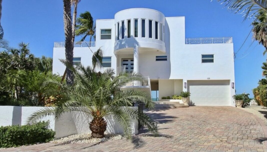 THIS WEEKEND: CHECK OUT FOUR AMAZING HOMES WITH MARATHON GARDEN CLUB'S ...