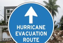 a blue sign that says hurricane evaculation route