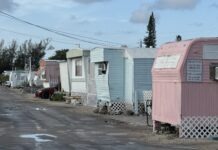 a row of tiny houses sitting next to each other