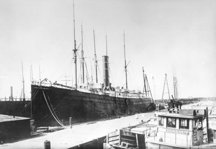 City1 bw a black and white photo of a large ship