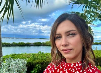 MANUELA MOBLEY RETURNS TO KEYS WEEKLY AS MARKET VP FOR THE UPPER KEYS a woman in a red and white dress standing in front of a palm tree