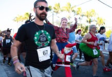 a group of people running in a race