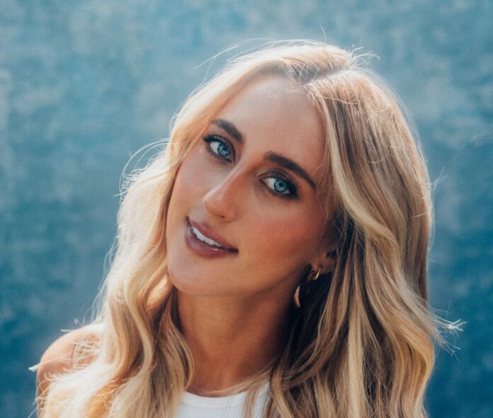 Ashley Cooke press photo