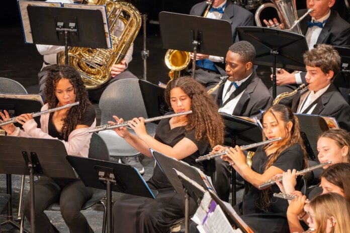 IN PICTURES: DOLPHIN MUSICIANS SHOWCASE THEIR SKILLS IN SPRING CONCERT